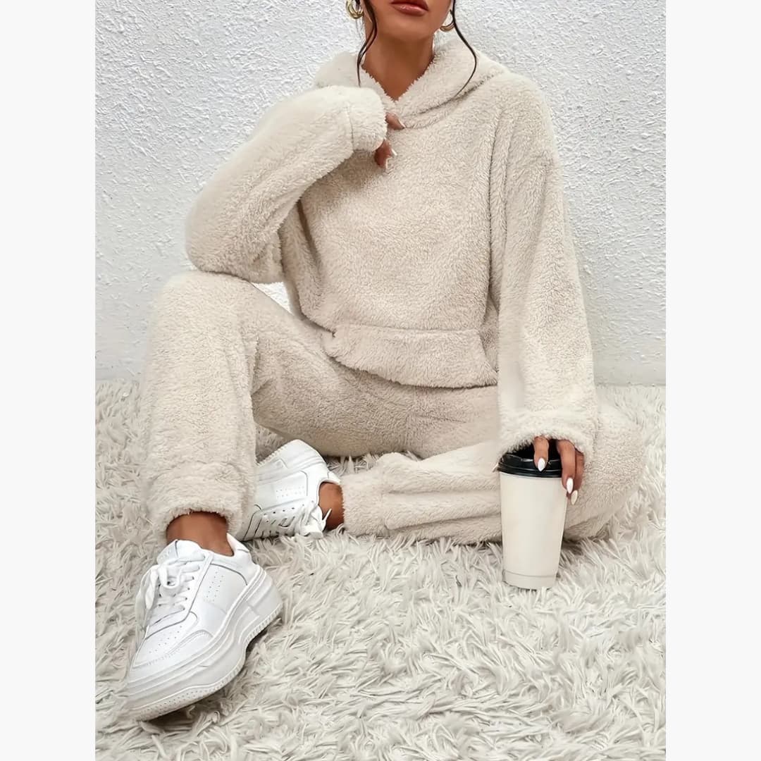 Daniela | Women's Plus Size Cozy Teddy Bear Lounge Set with Hoodie and Kangaroo Pocket 3