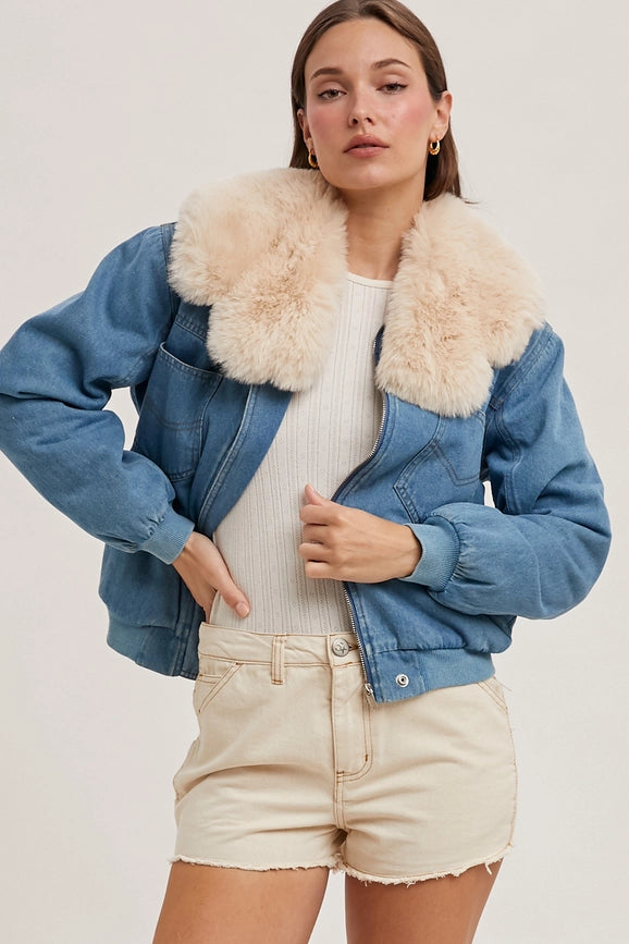 Denim Jacket for Women with Detachable Faux Fur Collar - Versatile Style in Durable Fabric 1