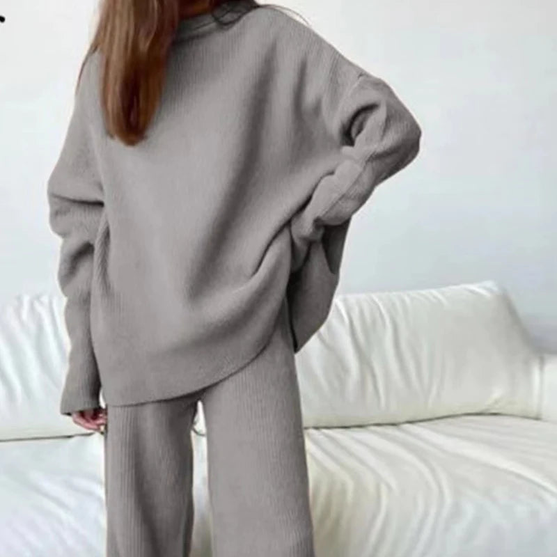 Oversized Women's Loungewear Set with Wide-Leg Trousers - Comfortable Two Piece Set for Chilly Weather 4