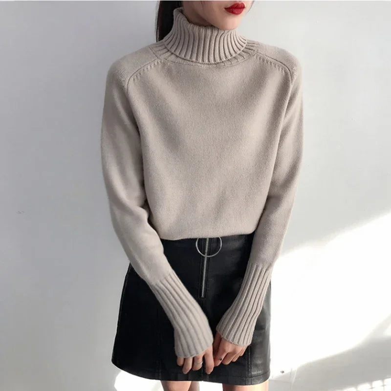 Slim Fit Women's Cashmere Blend Turtleneck Sweater for Fall and Winter 2